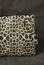 Load image into Gallery viewer, Leopard PU Leather Clutch
