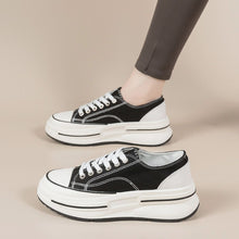 Cargar imagen en el visor de la galería, Tied Round Toe Platform Sneakers

