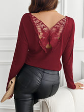 Cargar imagen en el visor de la galería, Lace Detail Butterfly Back Round Neck Long Sleeve T-Shirt
