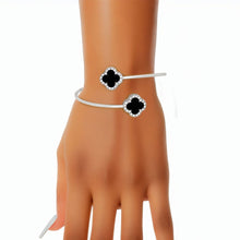Cargar imagen en el visor de la galería, Bangle Silver Black Clover Pave Bracelet for Women
