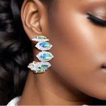 Cargar imagen en el visor de la galería, Brilliant Green Marquise Crystal Hoops
