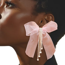 Cargar imagen en el visor de la galería, Tassel Pink Ribbon Bow Sparkling Fringe Earrings
