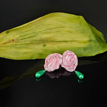 Cargar imagen en el visor de la galería, AKA Pink Rose Green Pearl Teardrop Stud Earrings
