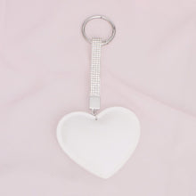 Cargar imagen en el visor de la galería, Handbag Clip Gleaming White Heart Padded Charm
