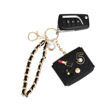 Cargar imagen en el visor de la galería, Black Quilted Gold AirPods Earbud Case Keychain
