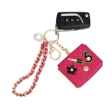 Cargar imagen en el visor de la galería, Fuchsia Quilted Gold AirPods Earbud Case Keychain
