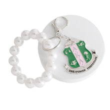 Cargar imagen en el visor de la galería, White Pearl Shield Keychain
