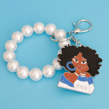 Cargar imagen en el visor de la galería, Blue White Woman Pearl Keychain
