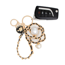 Cargar imagen en el visor de la galería, Keychain Luxe Camellia Couture White Flower Clip
