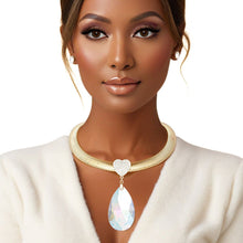 Cargar imagen en el visor de la galería, Omega Chain Pave Heart Aurbo Teardrop Pendant Set
