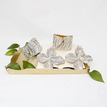 Cargar imagen en el visor de la galería, Cuff Garden Chic Encrusted Gold Leaf Bracelet
