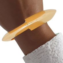 Cargar imagen en el visor de la galería, Cuff Angular Gold Futuristic Hinge Bracelet
