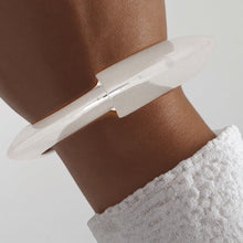 Cargar imagen en el visor de la galería, Cuff Angular Silver Futuristic Hinge Bracelet
