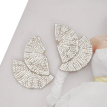 Cargar imagen en el visor de la galería, Stud 1920s Gold Ruffle Fan Rhinestone Earrings
