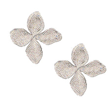 Cargar imagen en el visor de la galería, Stud Brilliant Aurbo Dimensional Flower Earrings
