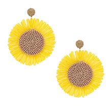 Cargar imagen en el visor de la galería, Drop XL Playful Yellow Raffia Sunflower Earrings
