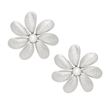 Cargar imagen en el visor de la galería, Stud Oversized Floral Shell Silver Petal Earrings
