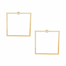 Cargar imagen en el visor de la galería, Stud Modern Gold Large Polished Square Earrings
