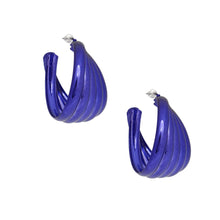 Cargar imagen en el visor de la galería, Hoop Dark Purple Wide Stacked Metal Earrings

