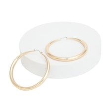 Cargar imagen en el visor de la galería, Hoop Sleek Gold Graduated Design Earrings Women
