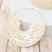 Cargar imagen en el visor de la galería, Hoop Intricate Filigree Large Boho Gold Earrings
