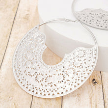 Cargar imagen en el visor de la galería, Hoop Intricate Filigree Large Boho Silver Earrings
