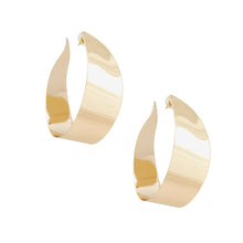 Cargar imagen en el visor de la galería, Hoop Contoured Gold Twisted U Shape Earrings
