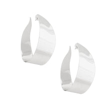 Cargar imagen en el visor de la galería, Hoop Contoured Silver Twisted U Shape Earrings
