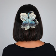 Cargar imagen en el visor de la galería, Brooch Handcrafted Brilliant Blue Flower Pin Clip
