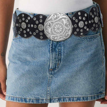 Cargar imagen en el visor de la galería, Western Belt Black Circular and Silver Cowboy Chic
