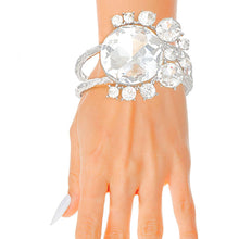 Cargar imagen en el visor de la galería, Silver Round Crystals Hinge Cuff
