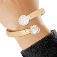 Cargar imagen en el visor de la galería, Cuff Hammered Gold Round Crystal Wrap Bracelet
