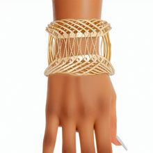 Cargar imagen en el visor de la galería, Bracelet Gold Woven Wire Metal Cuff for Women
