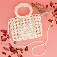 Cargar imagen en el visor de la galería, Top Handle Square Cream Pearl Woven Handbag
