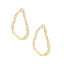 Cargar imagen en el visor de la galería, Stud Organic Oval Hammered Gold Earrings Women
