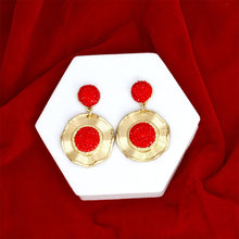 Cargar imagen en el visor de la galería, Drop Glam Red Stone Gold Round Earrings
