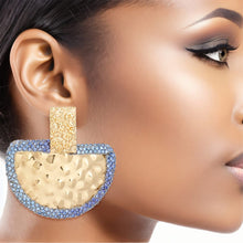 Cargar imagen en el visor de la galería, Drop Blue Stone Bubbled Gold Semicircle Earrings
