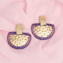 Cargar imagen en el visor de la galería, Drop Purple Stone Bubbled Gold Semicircle Earrings
