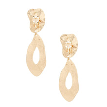 Cargar imagen en el visor de la galería, Clip On Gold Edgy and Raw Elongated Earrings
