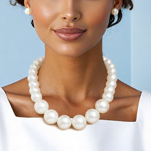 Cargar imagen en el visor de la galería, Cream Pearl Single Strand Chunky Necklace Women
