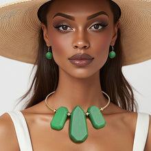 Cargar imagen en el visor de la galería, Bib Green Chunky Wood Gold Rigid Collar Necklace
