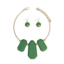 Cargar imagen en el visor de la galería, Bib Green Chunky Wood Gold Rigid Collar Necklace
