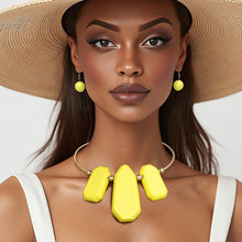 Cargar imagen en el visor de la galería, Bib Yellow Chunky Wood Gold Rigid Collar Necklace
