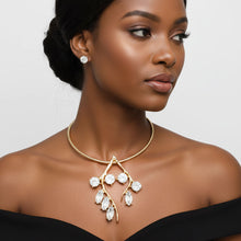 Load image into Gallery viewer, Pendant Gold Branch Clear Crystal Earthy Necklace
