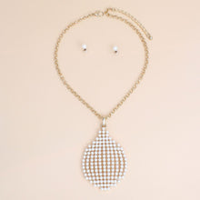 Cargar imagen en el visor de la galería, Pendant Cream Pearl Ornamental Teardrop Gold Set
