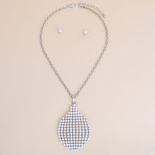 Cargar imagen en el visor de la galería, Pendant White Pearl Ornamental Teardrop Silver Set
