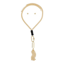 Cargar imagen en el visor de la galería, Long Gold Chain Carabiner Black Tassel Necklace
