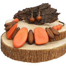 Cargar imagen en el visor de la galería, Collar Chunky Geo Brown Wood Earthy Necklace
