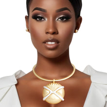 Load image into Gallery viewer, Choker Matte Gold Shell Pendant Set for Women
