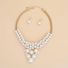 Cargar imagen en el visor de la galería, Necklace Cluster Pearl Gold Mesh Chain Set Women
